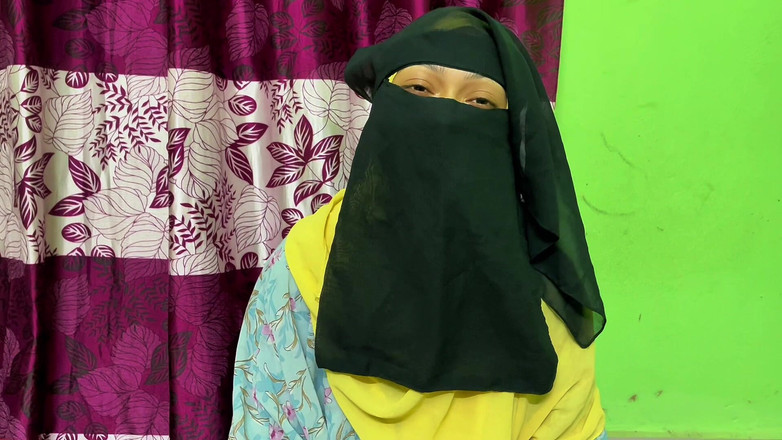Riya Chowdhury: Sir snälla ge mig en chans, jag kommer att göra...