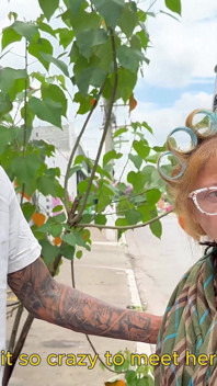 Rödhårig mormor är redo för en analtur