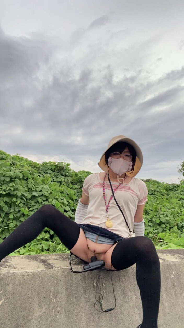 megu2002: No.311 Riverside Exposure การช่วยตัวเอง