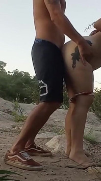 Mamada en el río