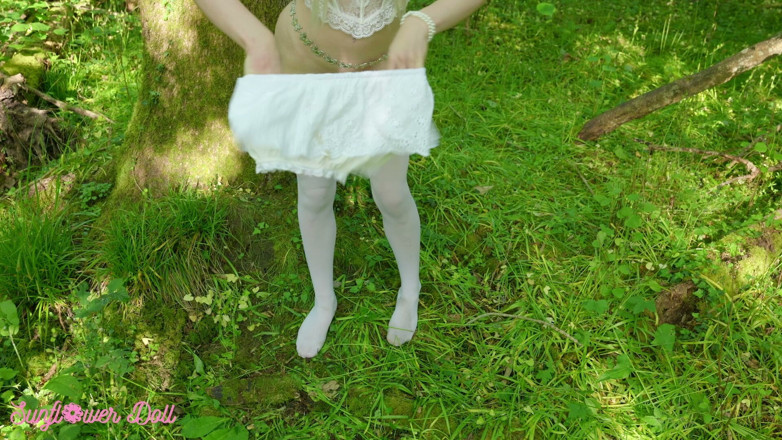 Sunflower Doll: Bursting to Pee Mid Photoshoot