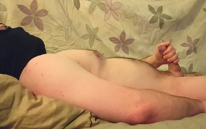 Uhri: Mă masturbez în pat