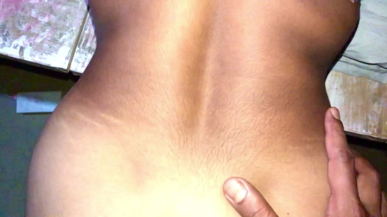 Kajalbhabhi475: Desi chlapec ošukal muslimskou sexy holku