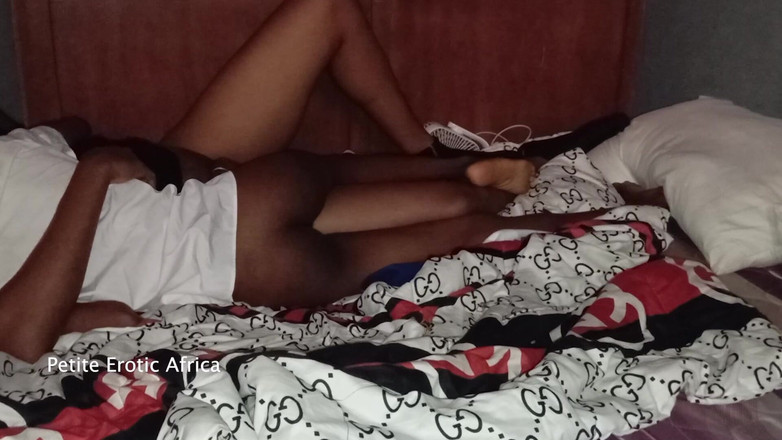 Petite Erotic Africa: Zabawa z Lovets Little Pusey.