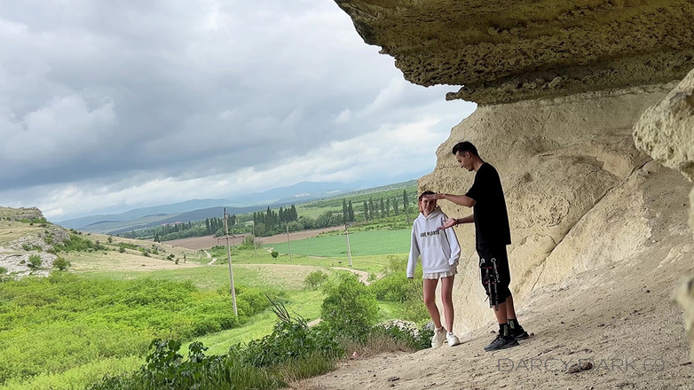 Darcy Dark: 산에서 섹스!