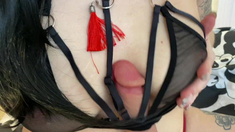 Sweet Hot mouth: Tetas folladas y corridas (mi fantasía)