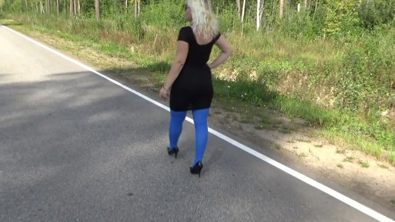 Nylon-Heels: Blue pantyhose