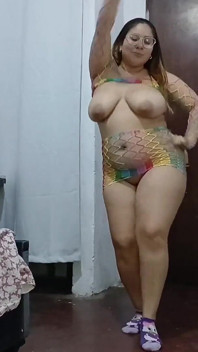 Grote borsten bbw latina meisje danst