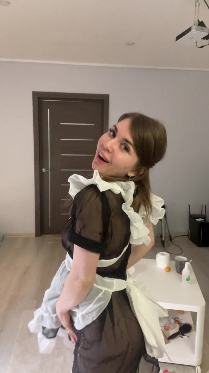 Misty Phoenix: Spójrz, co robi ten brudny student po studiach