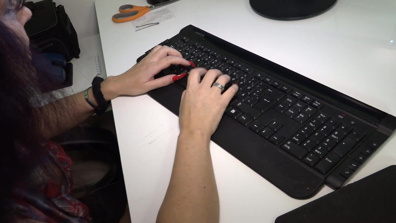 Monde Francais: La signora francese succhia cazzo viene scopata e coperta di...