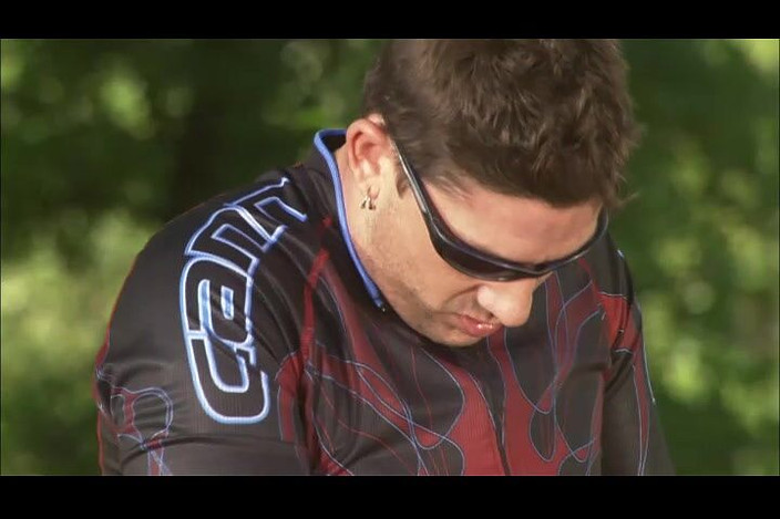 Tight little babes: Asyalı aldatan kız arkadaş bisiklete binme etkinliği sırasında erkek arkadaşının...