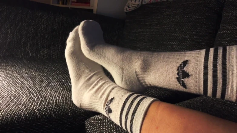 Akoni Pule: Take My White Socks off and Enjoy My Feets