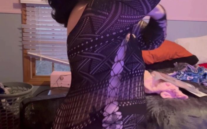 Big beautiful BBC sluts [deactivated]: Goyangin pantat montokku pakai baju sampai goyang