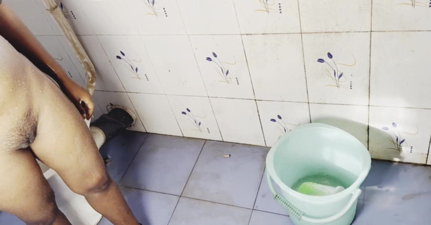 Uttar dinajpur: Hot Indian Girl Bathroom Video Viral
