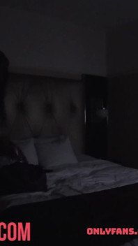 흑인 대물 자지에게 따먹히는 날씬한 거유 엉덩이 흑누나