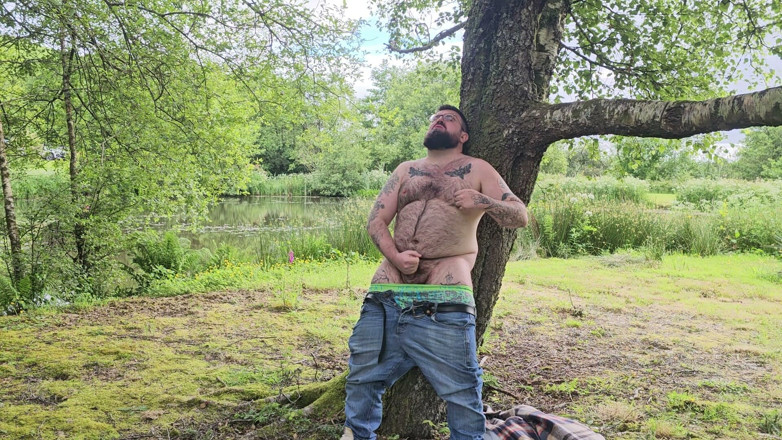 PoppaPig: Does a Bear Cum in the Woods?