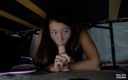 Nigonika: Un amico è rimasto bloccato sotto il letto in cerca di...