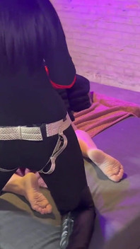 Francuskie Pegging - Uwięziona Uległa Dostaje Się Od Swojej Strapon Pani - BDSM
