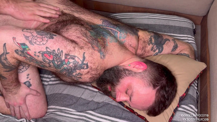 ScruffyStocky: Wild Furry Bear Party: Arschspanking, Fußanbetung Und Bareback Drill