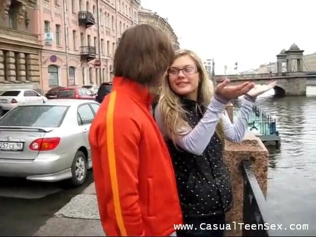 Casual Teen Sex: Percikan kencing dan air mani