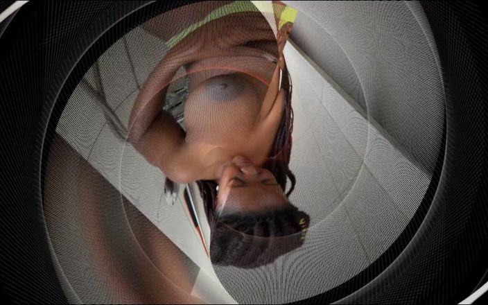 Samantha Johnssons: Фиолетовая змея провоцирует сквирт