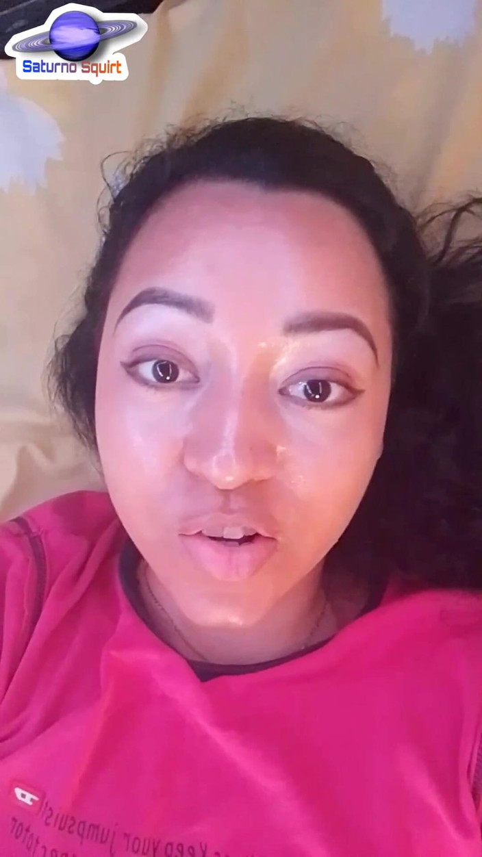 Saturno Squirt: Titan stříká žárem Z tolik masturbace