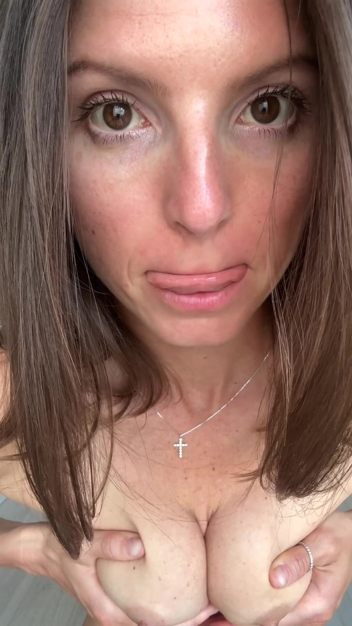 Gina Gerson: Zmysłowe zginanie abs solo