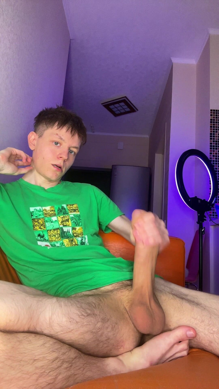 Morflot24: 君が見ているとわかると、チンコがすごく硬くなる