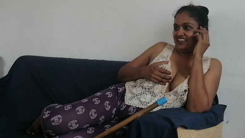 Tina Baby: desi bhaabhi devar ko mauka diya