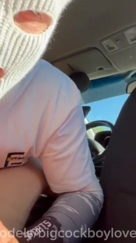 一个路人爸爸在出租车上吮吸我的大鸡巴并粗暴地操了我，femboy Cruise！