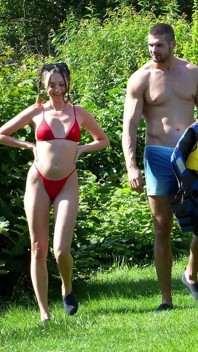Sexe dans la nature : grosse vague dans la chatte de sa demi-sœur