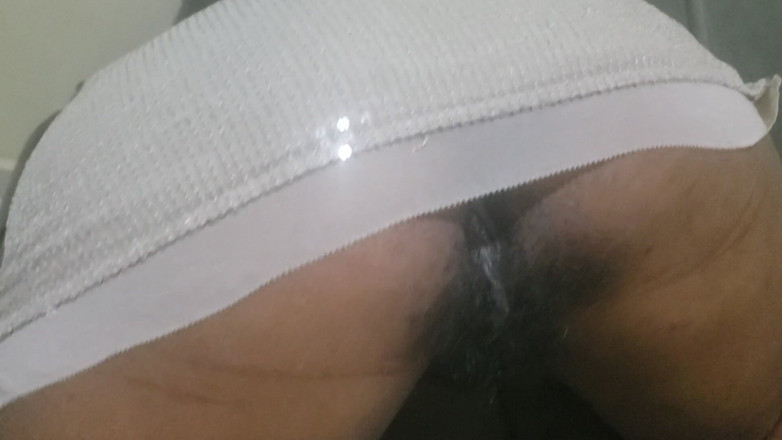 Lovemina: 털이 무성한 보지 따먹기