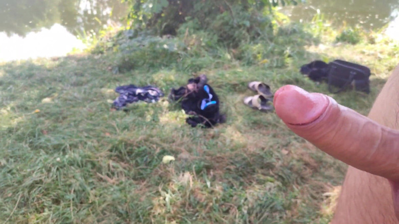 Irochka3008: Nehir kenarında halka açık çıplak, seks orgazmı