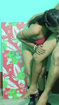 인도 인도 의붓여동생이 내 흑인 자지를 고통스러운 극도의 보지에 따먹고 내 흑인 자지를 빨아