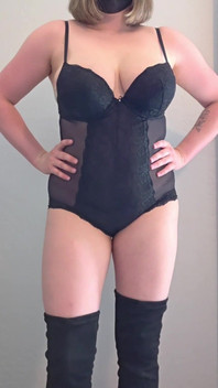 Strip Tease in Lingerie