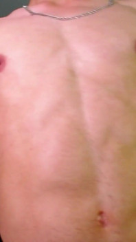 Mamilos brincam mostrando meu pau