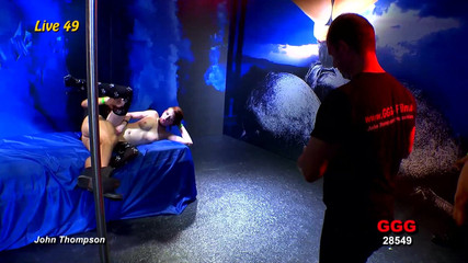 GGG John Thompson Studio: Ggg John Thompson Présente Une Jeune Blonde Très Excitée