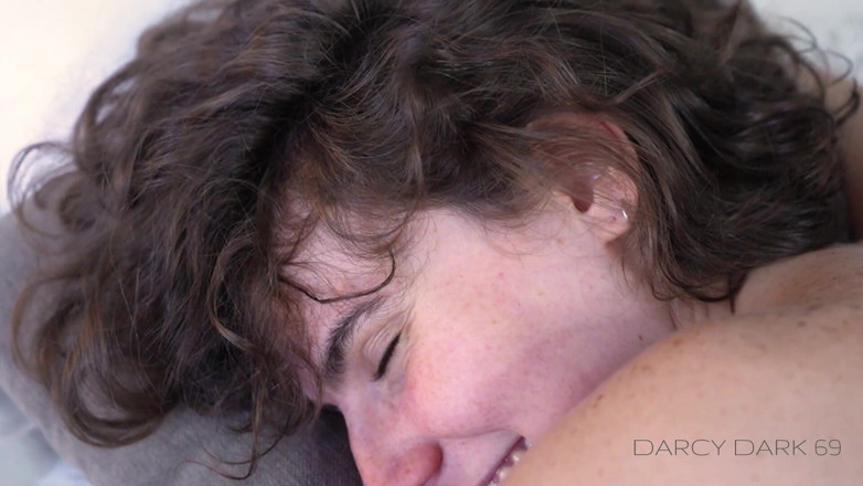 Darcy Dark: La persona massaggio mi ha scopato senza preservativo