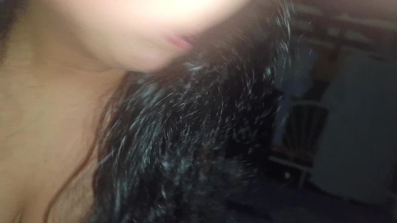 The director: Peituda esposa da casa dando um boquete quente e porra...