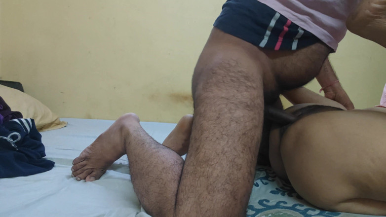 Sexy baby girl: Abang tiri mentua meninggalkan adik tiri dengan tangannya ditutup