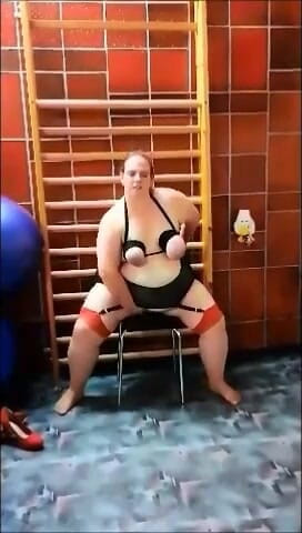 Nelle1276: BBW fucks monsterdildo