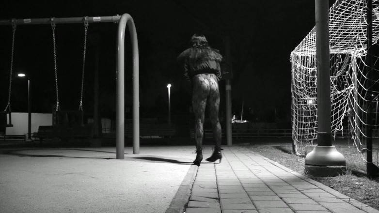 Voyager: Travestito all'aperto