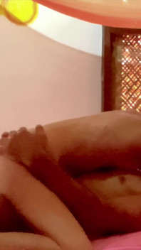 Porno romantico fatto in casa - sorellastra che succhia il cazzo, 69 e cavalca il cazzo... dentro di me!!