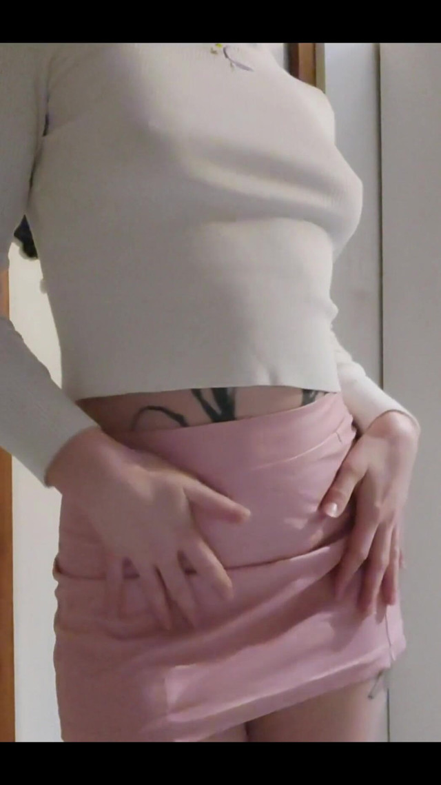 Does this skirt make my ass fat? (Cherry Orchid)
