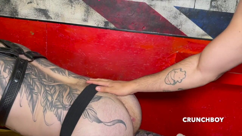 RAW FUCK CLUB FETISH OUTFITS ATTACK: Izan surová ošukaná Douglasem Smithem