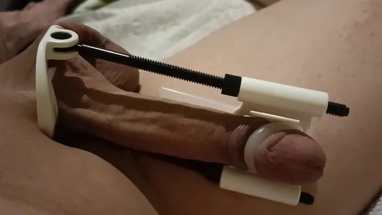 Robbi1300: Stretching my penis