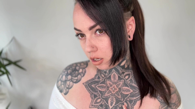 Miss Valentina: Смягчение к финансовому доминированию