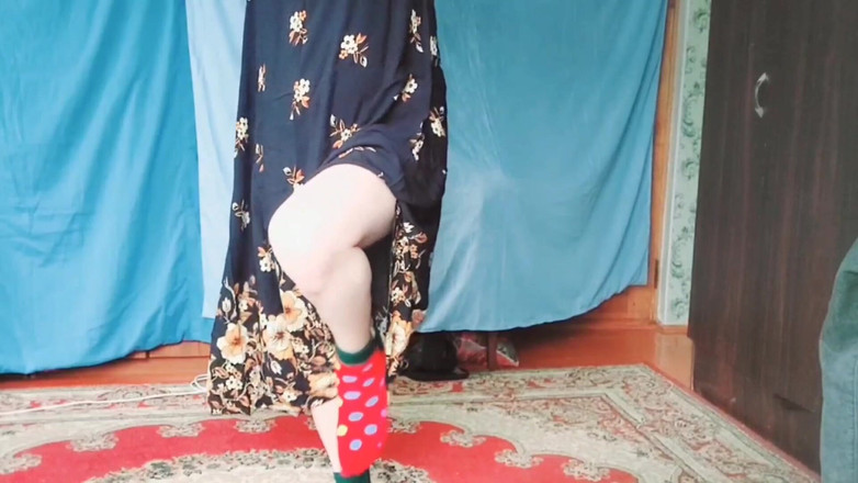 Kitty_Cross: 운동 폭행 : 무기력한 펨보이를 두드리는 근육질의 남자 팀