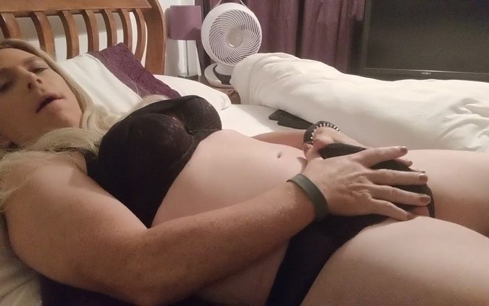 NikkiGee: Desenrolando depois do trabalho