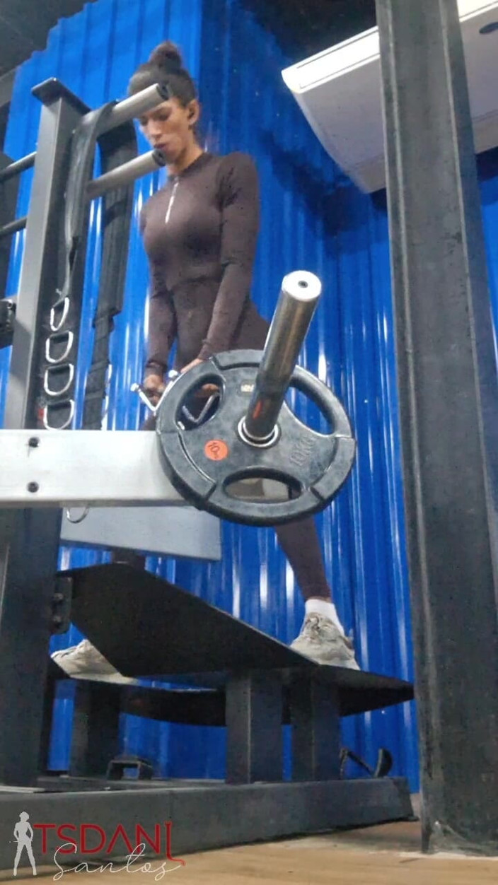 Tsdanisantos1: 헬스장에서 혼자 하는 거 정말 즐거웠어요, 좋아하신다면요.